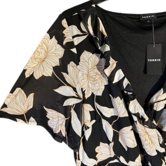 Torrid Floral At The Knee Mesh Surplice Ruffle Slit Dress Size 2 2XL NWT - Picture 7 of 13